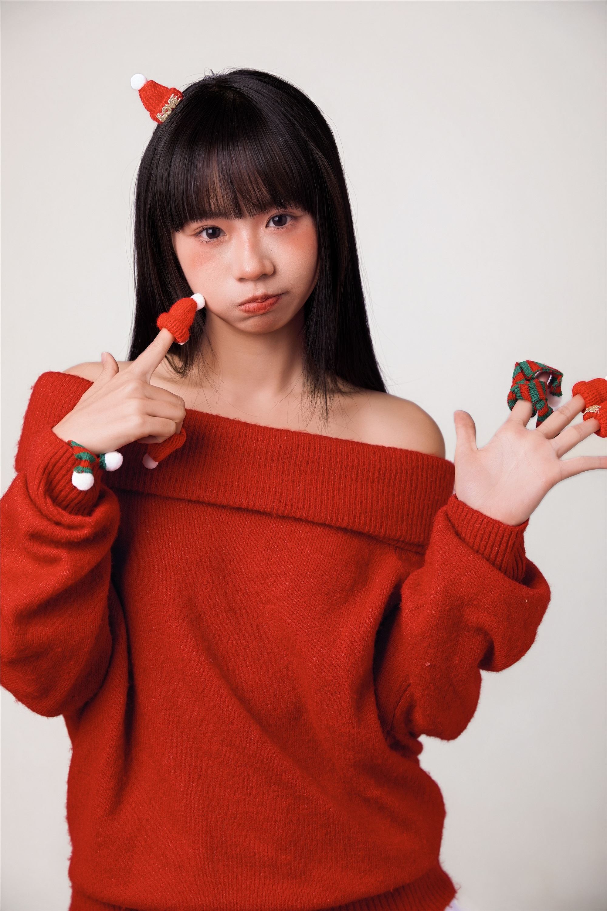 YITUYU艺图语 2025.02.01 红色圣诞 是三金呀